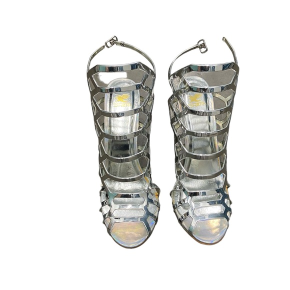 Holographic View Silver High Heels with cage design - Picture 9 of 11